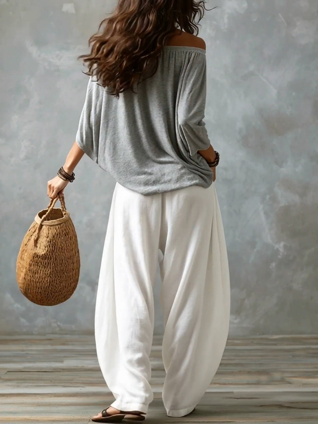Conjunto de Top Blanco de Hombros Descubiertos y Pantalón Holgado Tipo Farol