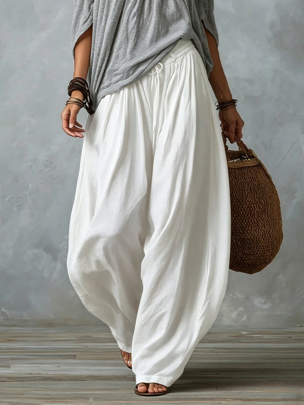 Conjunto de Top Blanco de Hombros Descubiertos y Pantalón Holgado Tipo Farol