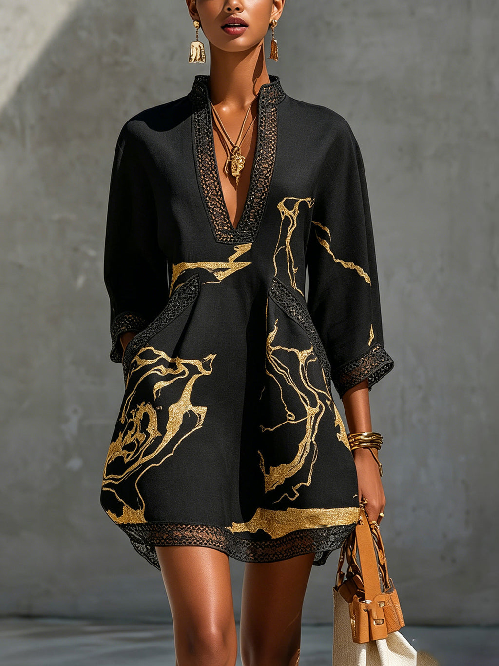 Marisa - Minivestido negro con estampado de mármol dorado y encaje de ganchillo