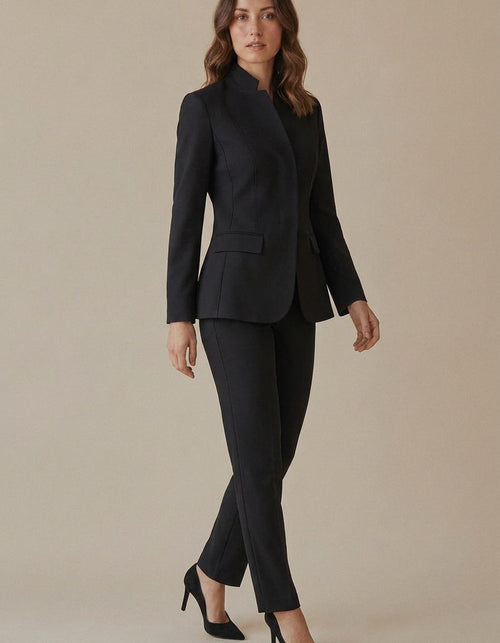 Águeda | Traje de cuello alto y pantalón recto